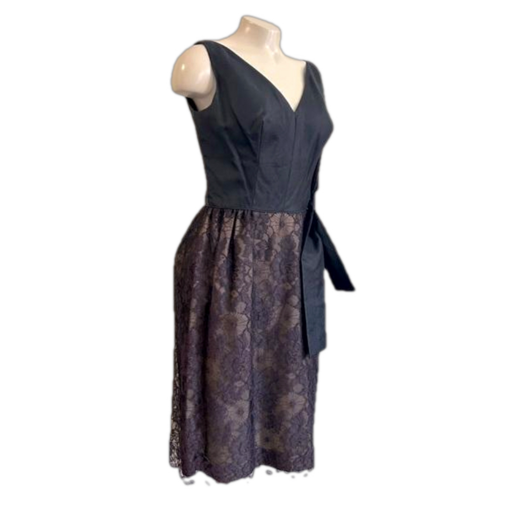 UNBRANDED STUNNING VINTAGE EVENING LACE DRESS as is ( all labels is missing)